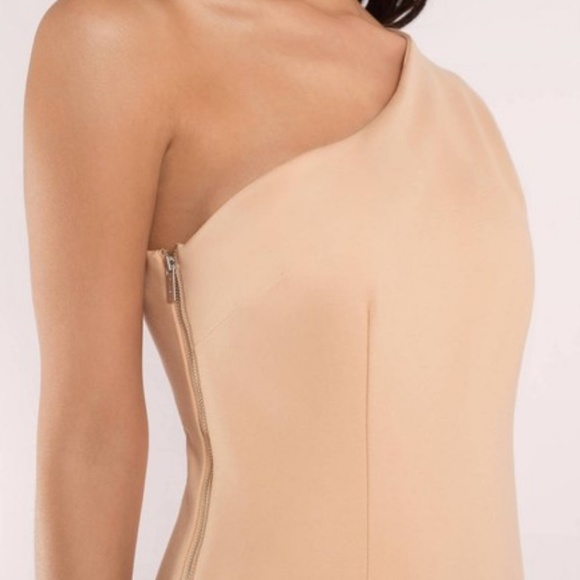 FINDERS KEEPERS Diagonal Dress - Picture 2 of 8